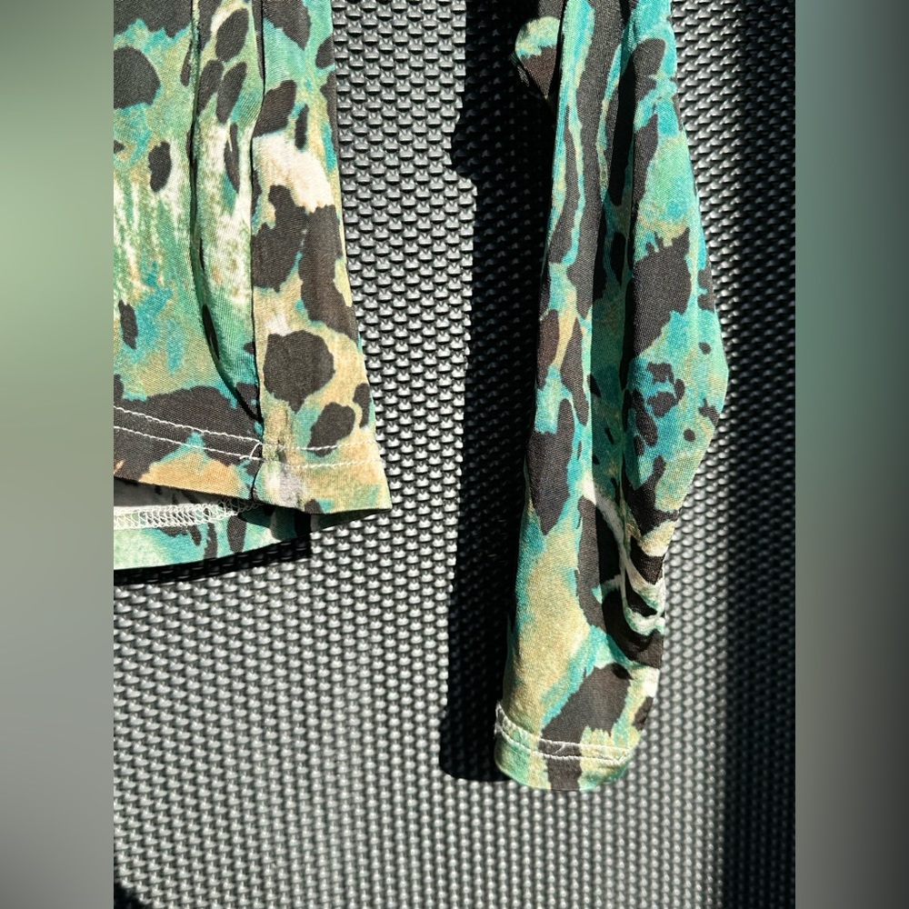 HarryWHO Green Leopard Jersey Top with Velvet Finish Size 14 - Picture 7 of 11